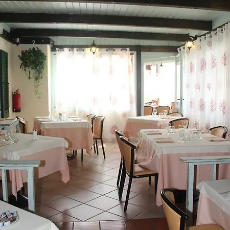 Geranio Rosso 3* Stintino